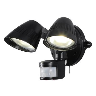 China Garden 220v Black 16w 2000lm Security Wall Light Smart Motion Sensor Solar Led Garden Light for sale