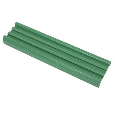 Cina Profili di PVC verde personalizzato Estrusione di profili di PVC ecologici Forme di PVC estruso in vendita