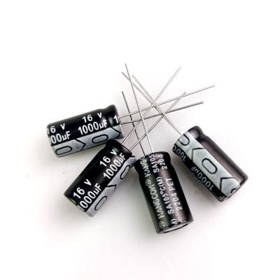 China Consumer electronics factory price 1000UF 16V black and white aluminum electrolytic capacitors with high voltage for sale