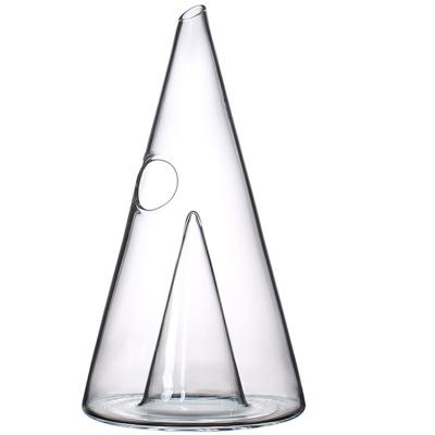 China New classic/postmodern pyramid glass whiskey liquor decanter for sale