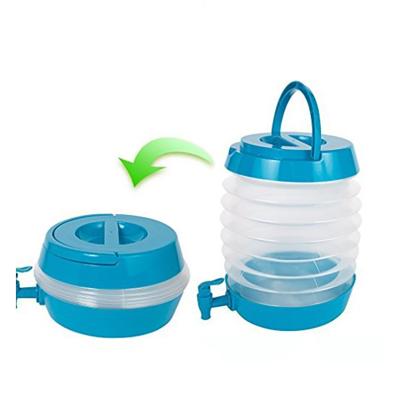 China Sustainable Portable Plastic Telescopic Folding Water Bottle , Squeezable Sports Bottle Cold 7.5L Jug With Tap for sale