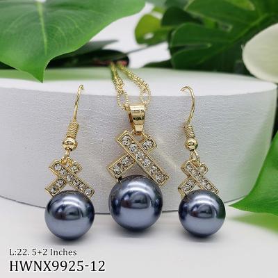 China Casual/Sporty Hawaiian Jewelry Sets Wholesale xoxo Pearl Zircon Necklace Set for sale