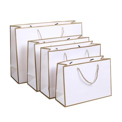 China Papiertaschen Geschenktasch Shoe Apparel Shopping Paper Bag Recyclable Custom Paper Bag With Handle for sale