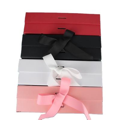 China Custom Recycled Paper Packaging Materials Gift Foldable Magnetic Gift Box With Ribbon Closure for sale