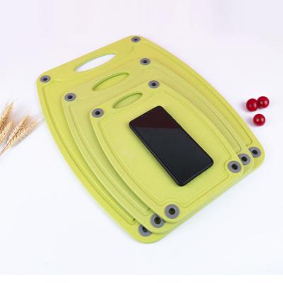 China Stocked 3 pcs of Super Thick Thick Handle Safe Easy Handle Large Chopper Plastic Cutting Board Set for sale