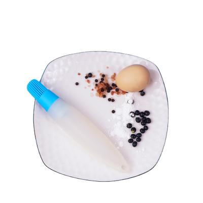 China Food Grade Sustainable Hot Selling Baking Tools Baking Silicone Kitchen Oil Pastry Brush With Bottle Silicone Brush for sale