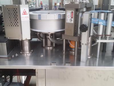 China Hot melt glue labeling machine with speed 12,000~24,000bph for sale