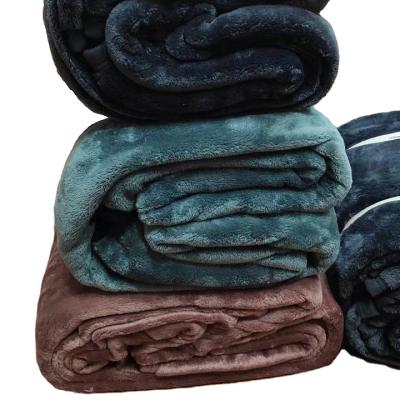 China Wholesale Viable Polyester Throw Flannel Hemmed 100% Knitted Blanket Chunky Knit Blankets for sale