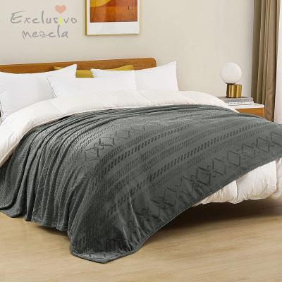 China Designer Sustainable Polyester Blanket 100% Polyester Fleece Brushed Flannel Hemmed Blanket for sale