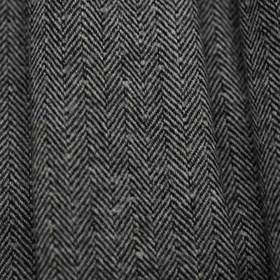 China Sustainable Spot, classic, black and white herringbone, wool coat fabric 390g spring and autumn coat skirt fashion woolen fabric for sale