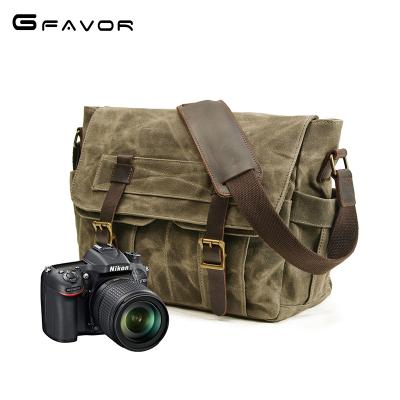 China Eco - Friendly Messenger Bag For Men , Vintage Water Resistant Canvas Satchel Laptop Briefcase for sale