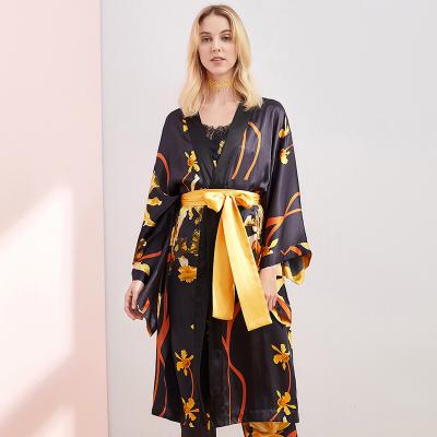 China 100% Silk Mulberry Satin Kimono Loose Silk Ladies Robe QUICK DRY Long Robe for sale