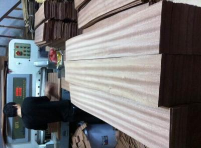 China Natural Wood Flooring Veneer Sheet , Cut To Size Veneer Sheet for sale