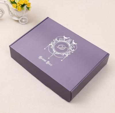 China Foldable Purple Corrugated Paper Gift Packaging Box Silver Foil Stamping for sale