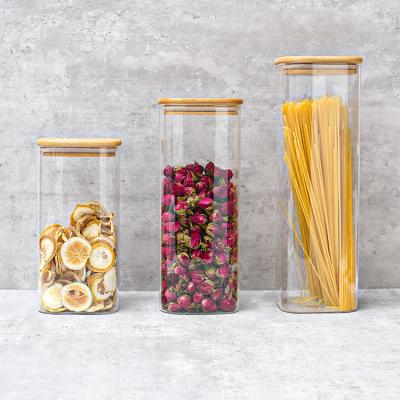 China Sustainable 1500ML 1950ML 2400ML Square Borosilicate Glass Storage Jar With Bamboo Wooden Lid for sale