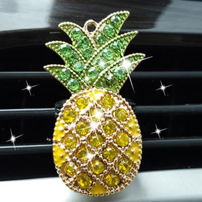 China New China-chic Alloy Bling Crystal Pineapple Decoration Ornament Car Air Vent Outlet Clip Air Freshener Scent Aromatherapy Diffuser for sale