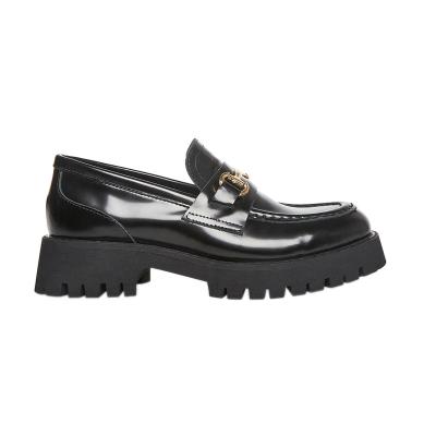 China 2023 Bestseller Trends New Black Box Lightweight Leather With Unique Loafers Gold Buckle Women Loafers Chunky Hook Flats Regular Fit Shoes for sale