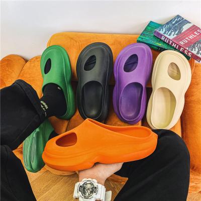 China 2021 personality ladies slippers shoes summer men's slippers women's fashion trend for men plus size 47 unisex fashion breathable custom slips for sale