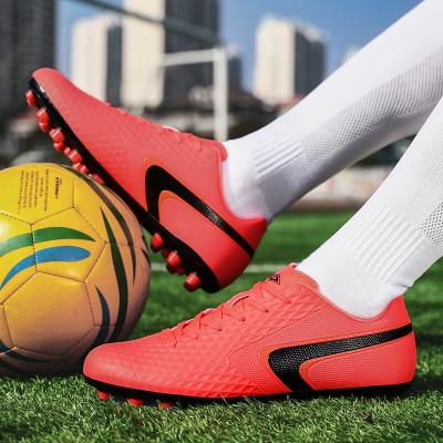 China Fashion\comfortable\durable football boots mens upper training low ankle sole high quality outdoor football shoes spike low ankle men football boots original soccer shoes for sale