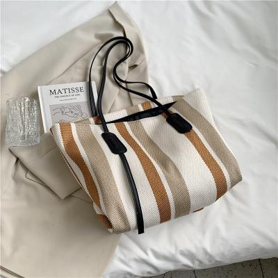 China 2021 New Fashionable Canvas Tote Bag Canvas Large Striped Canvas Bag Student Fashion Cutaway Type for sale