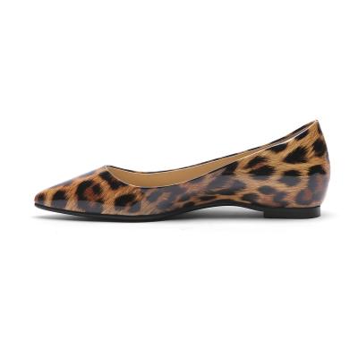 China New Arrivals Women Anti-slippery Flats Pointed Toe Elevator Shoes Leopard Print Shoes Loafers for sale