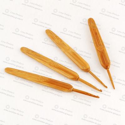 China Convenient High Quality Crochet Hook With Handle Knitting Needle Bamboo Crochet Hook For Hand Knitting for sale