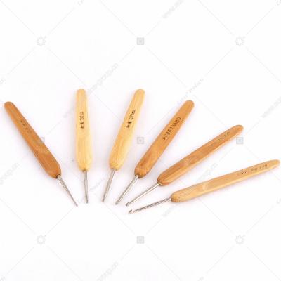 China Reasonable Price Convenient High Quality Colorful Bamboo Crochet Hook Set for sale