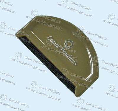 China Newest Cashmere Convenient Comb Cashmere Combs Down Sweater Comb for sale