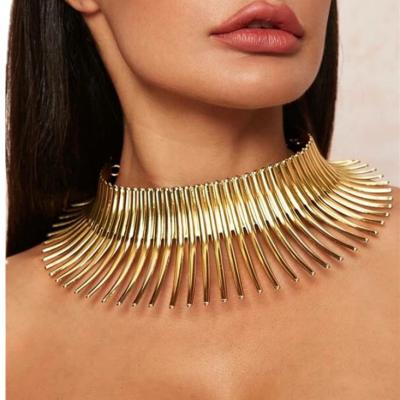 China Hot Selling Indian Style Punk Gold Plated Statement Necklaces Metal Couples Statement Necklaces Charm Fashion Jewelry African Bending Necklaces for sale