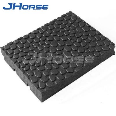 China Horse Box 1mx2mx17mm Environmental Non-slip Outdoor Plastic Mats With Corrugated Rubber Bottom for sale