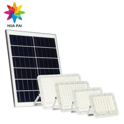 China Newest IP65 HUAPAI 60w 100w 150w 200w LED Billboard Light Control Aluminum Remote Outdoor Solar Flood Light for sale