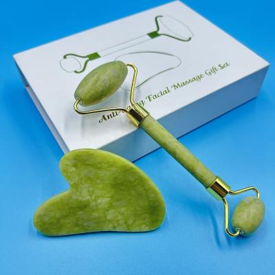 Cina Jade Roller Gua Sha Set per la cura della pelle Pacchetto Verde Xiuyan Massaggio Faciale Bellezza Salute in vendita