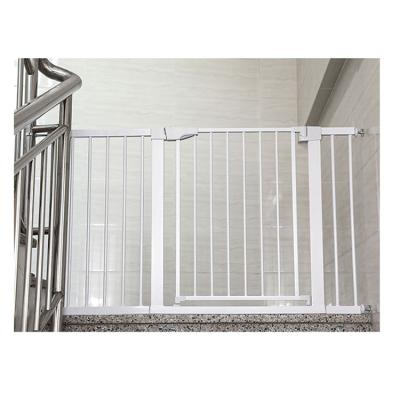 China High Quality Viable Retractable Wide Metal Safety Dog Gate Gate Baby Fence Bg-01 for sale