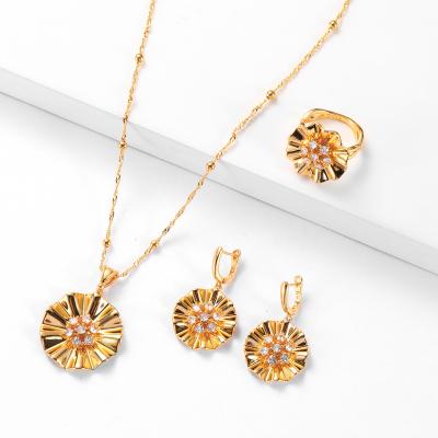 China Lucky Fashion Jewelry GARAANTIIE New Flower Inlaid White Diamond Plated 18K Color Womens Jewelry Set for sale