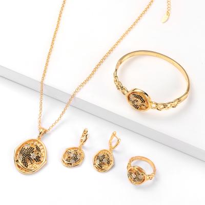 China Trendy Unique Tiger Diamond Pendant Jewelry Set Fashion Jewelry Design WARRANTY for sale