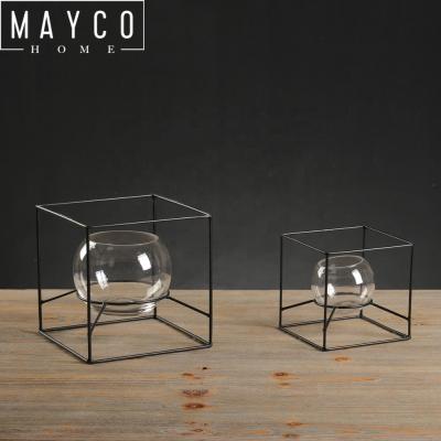 China Wholesale American Style Mayco Black Metal Frame Around Small Glass Flower Vase Set for sale