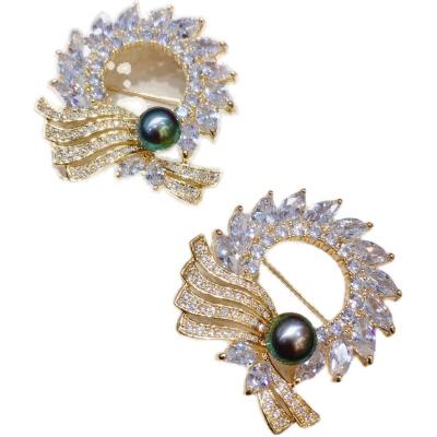 China Customized Retro High Quality Fashion Accessories Brass Crystal Glass Bow Brooches Beauty Pearl Brooches Gifts for sale