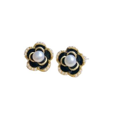 China Camellia Pearl Stud Earrings 925 Silver Freshwater 3A Pearl Earring 6-7mm Luxury CLASSICS for sale