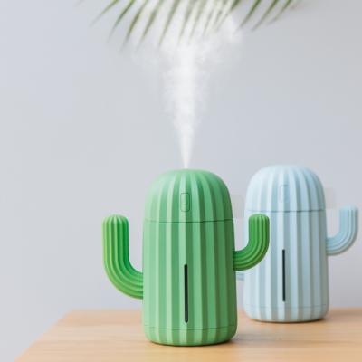 China Plastic Creative Nano Spray Mini Humidifier Desktop Home Bedroom Clean Air USB Humidifier Cactus Humidifier with Night Light for sale