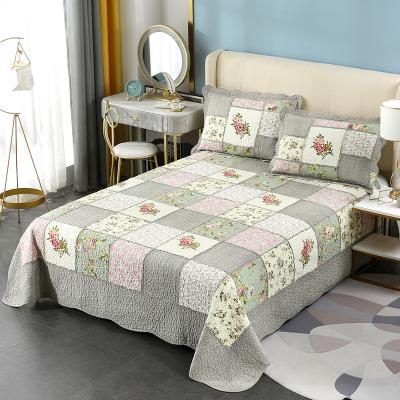 China Factory Price Nondisposable Quilted Bed Cover Quilt Flower Bedspread Set Cotton 3Pcs Bed Cover Patchwork Bedspread Home Brand Bedding Sets for sale