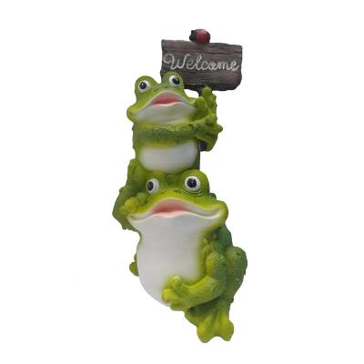 China Europe Garden Sculpture Frog Ornaments Resin Crafts Creative Simulation Frog Animal Shop Reception Board Decoration for sale