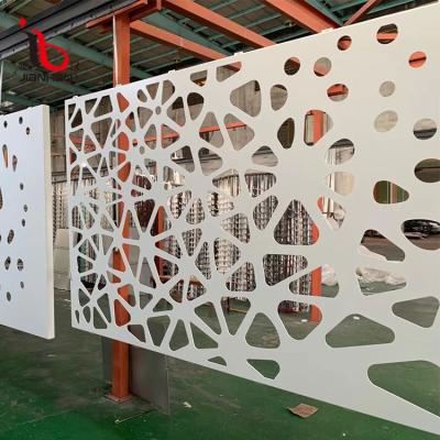 China Modern Aluminum Exterior Wall Panels For Building Materials Curtain Wall White Color Etched Aluminum Screen Panels for sale