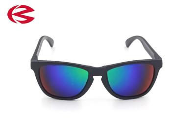 China Unisex Vintage UV400 Protection Leisure Sunglasses Anti Glare Scratch Resistant for sale