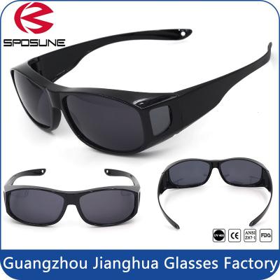 China Projete o quadro completo polarizado PC cabido sobre Eyewear running da pesca UV400 à venda