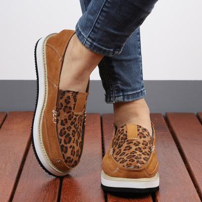 China Latest Leisure Trend Fashion Wholesale Design Canvas Breathable Slip On Men Women Style Casual Walking Shoes for sale