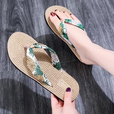 China Fashion Trend 2021 Summer Japan Women's Korean Popular Girls Shoes Floral Leopard Flip Flops Flat Slippers for sale