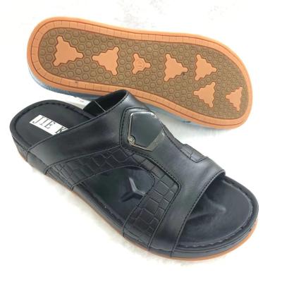 China Fashion trend 2022 new men's collection for summer season. Lightweight and comfortable for PU slipper for sale