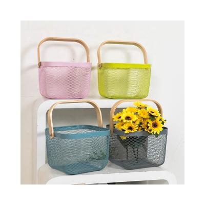 China Colorful Solid Wood Folding and Hollow Metal Storage Basket for Picnic Room Wire Food Food Organizer for Decor for sale