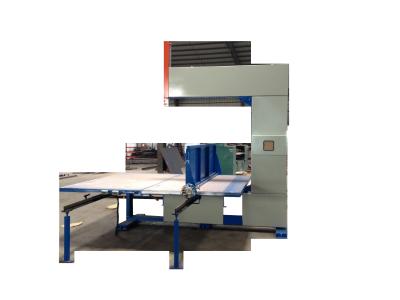 China Vertical Foam Cutting Machine Adopt Siemens Motor PLC Controlling System for sale