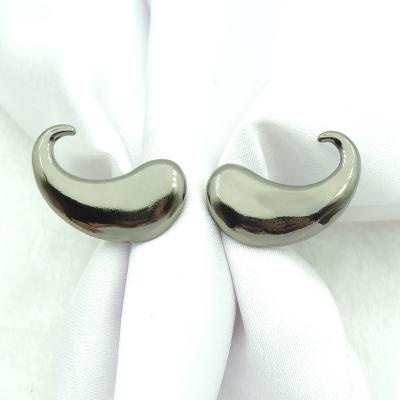 China Sustainable Metal Banquet Table Decoration High End Wedding Beard Napkin Ring for sale